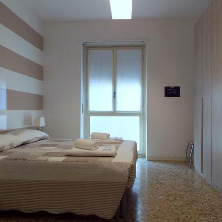 Lacaralele Apartment Милан Экстерьер фото